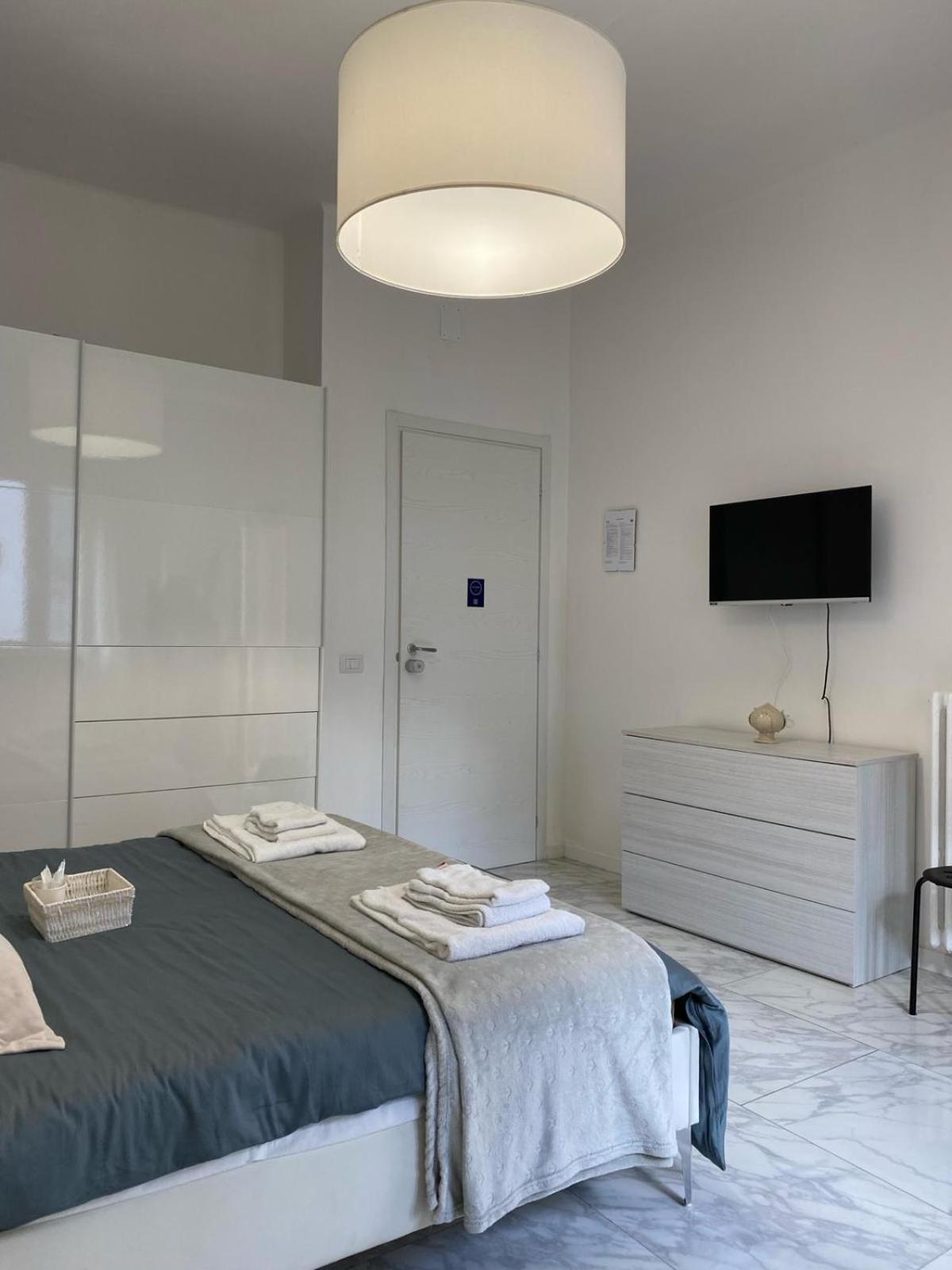 Ennio Rooms Бари Екстериор снимка
