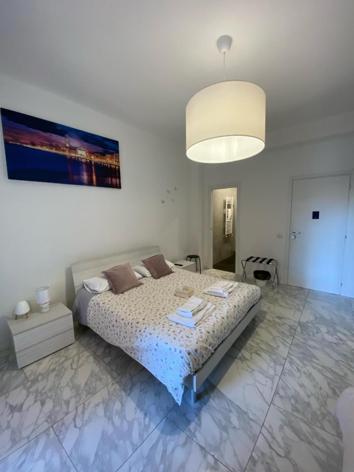 Ennio Rooms Бари Екстериор снимка