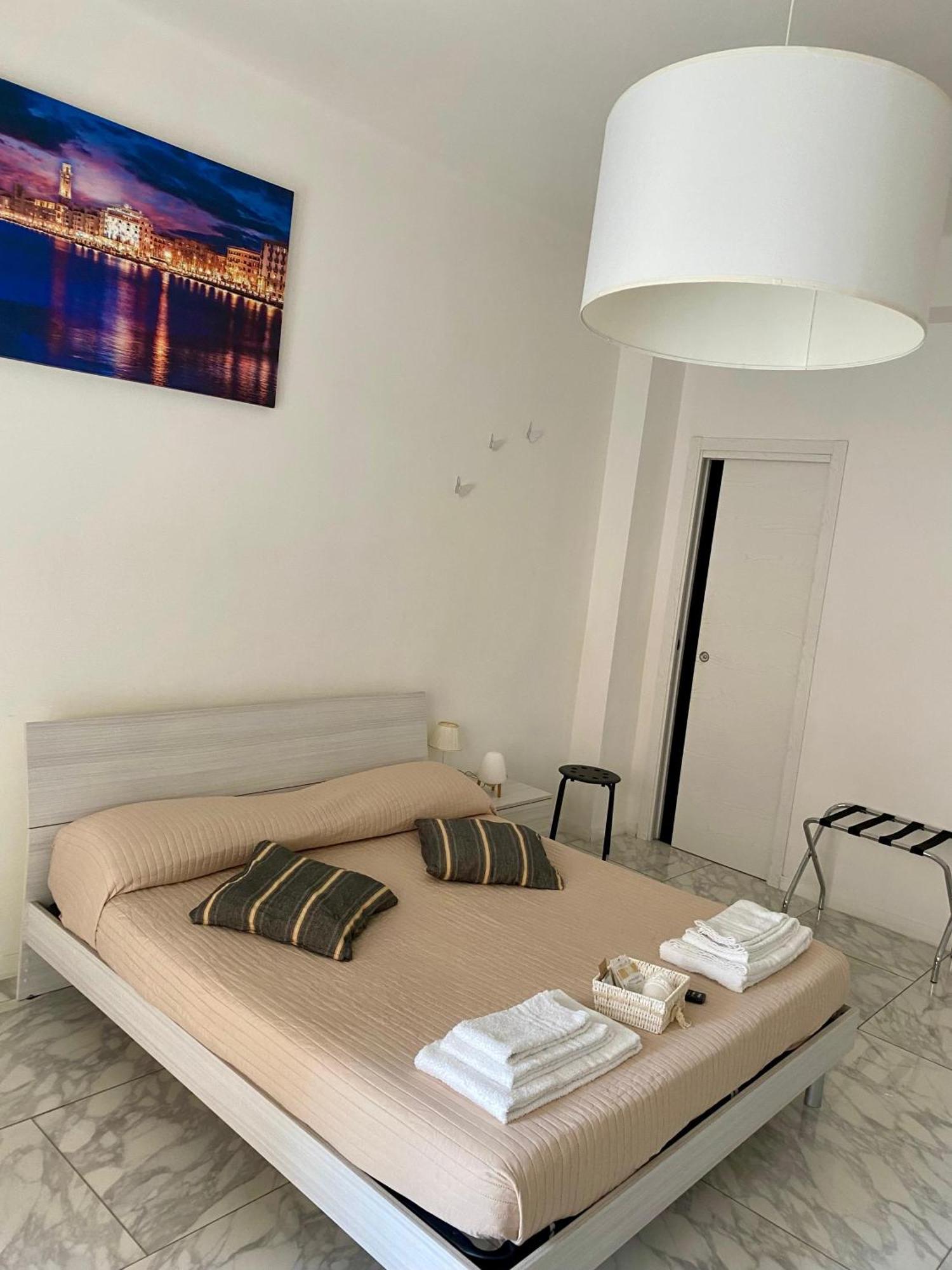 Ennio Rooms Бари Екстериор снимка
